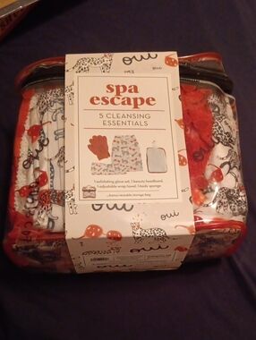 Spa Escape 5-Cleansing Essentials Set - Red